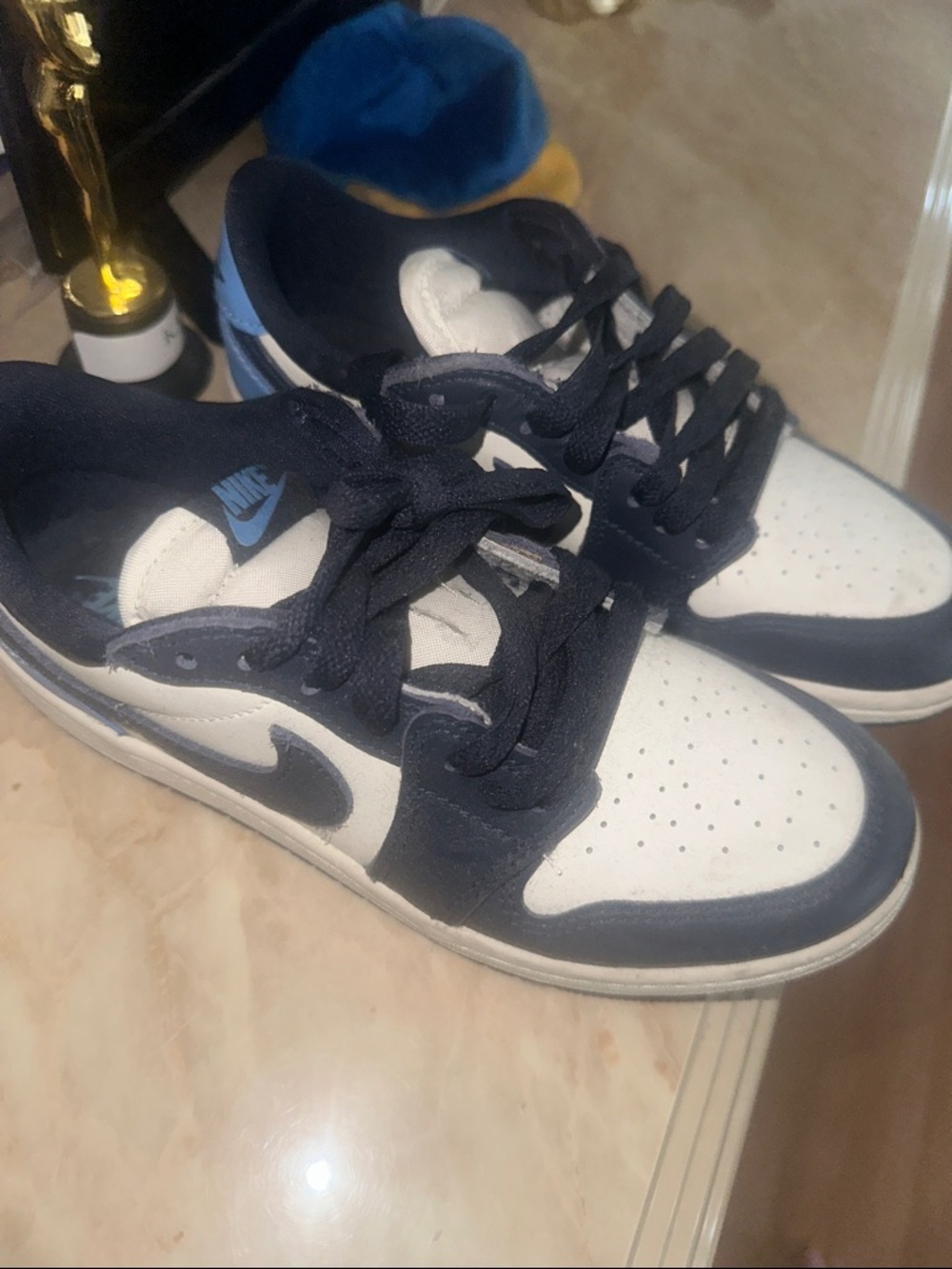 Nike Kids Low-Top Sneakers in White and Navy Blue